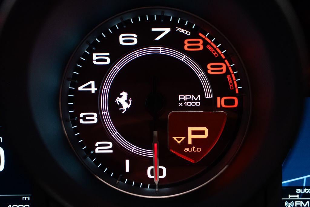 http://www.koenigseggchicago.com/galleria_images/136/136_p25_l.jpg