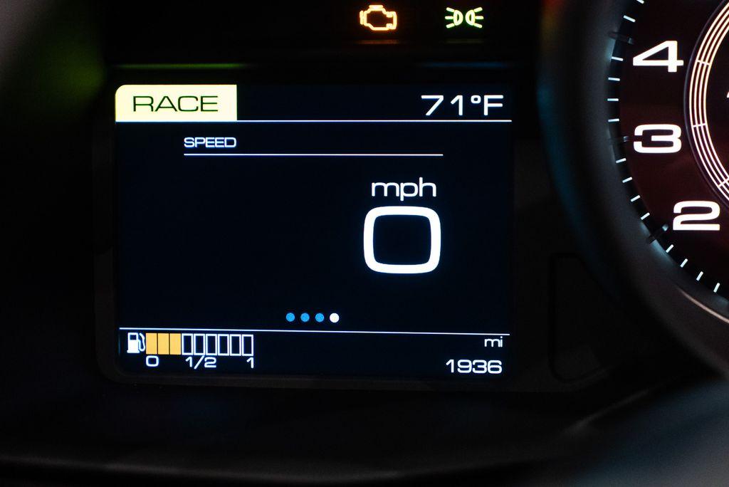 http://www.koenigseggchicago.com/galleria_images/136/136_p26_l.jpg