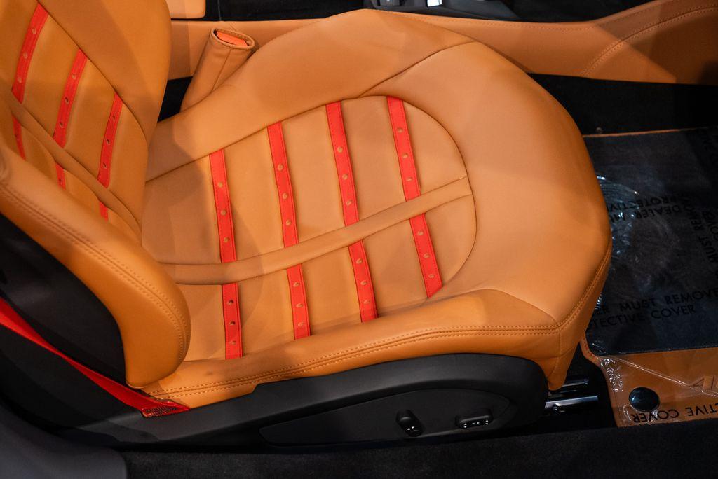 http://www.koenigseggchicago.com/galleria_images/136/136_p38_l.jpg