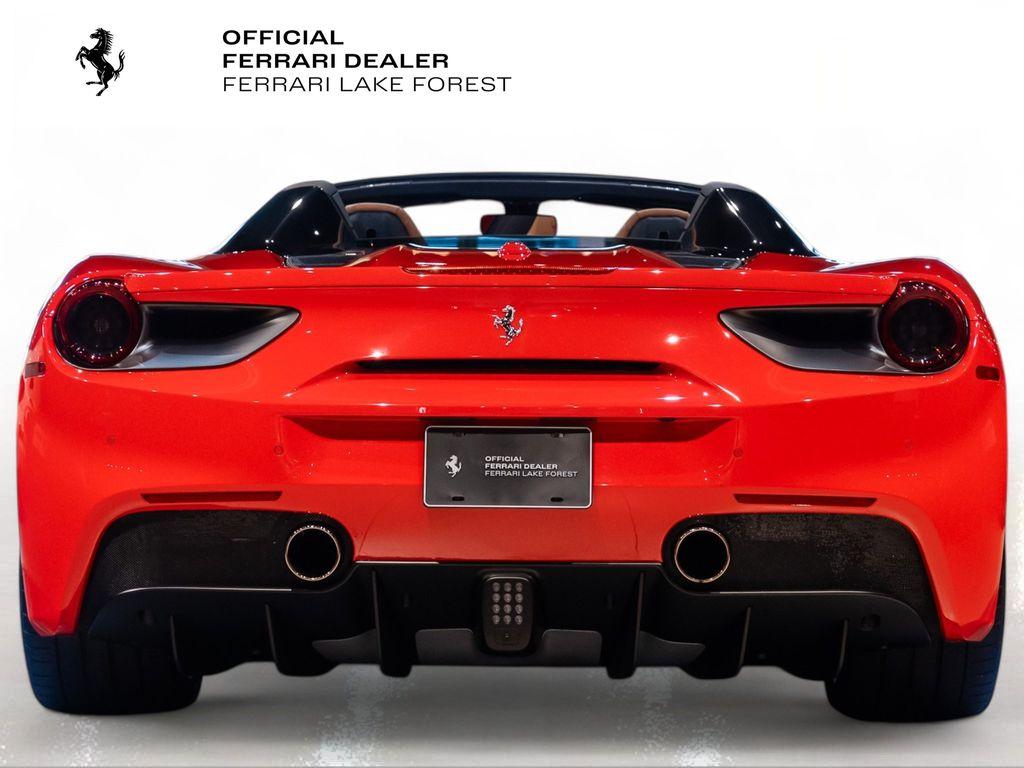 http://www.koenigseggchicago.com/galleria_images/136/136_p9_l.jpg