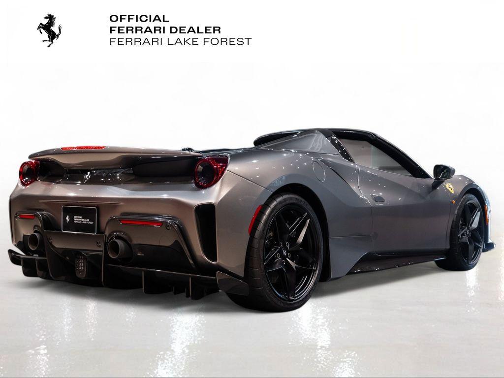 http://www.koenigseggchicago.com/galleria_images/137/137_p10_l.jpg