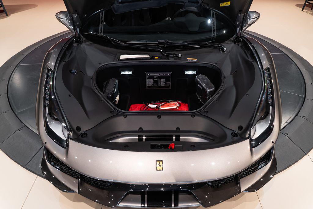 http://www.koenigseggchicago.com/galleria_images/137/137_p15_l.jpg