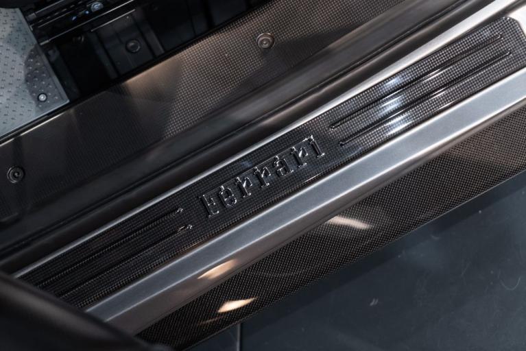http://www.koenigseggchicago.com/galleria_images/137/137_p20_f.jpg