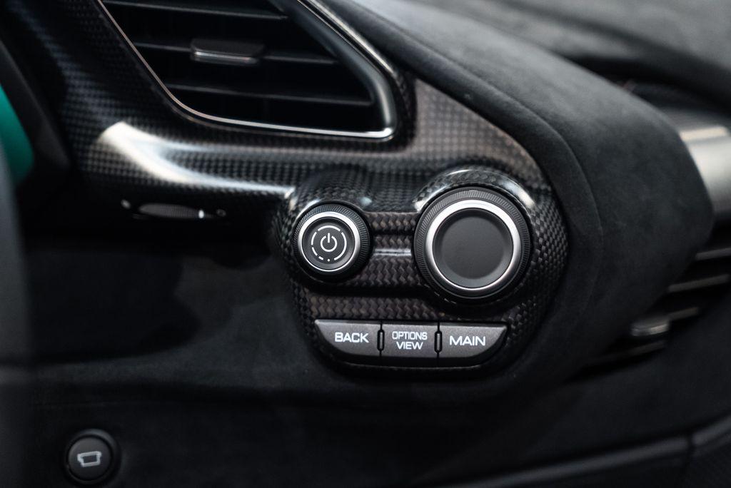 http://www.koenigseggchicago.com/galleria_images/137/137_p31_l.jpg