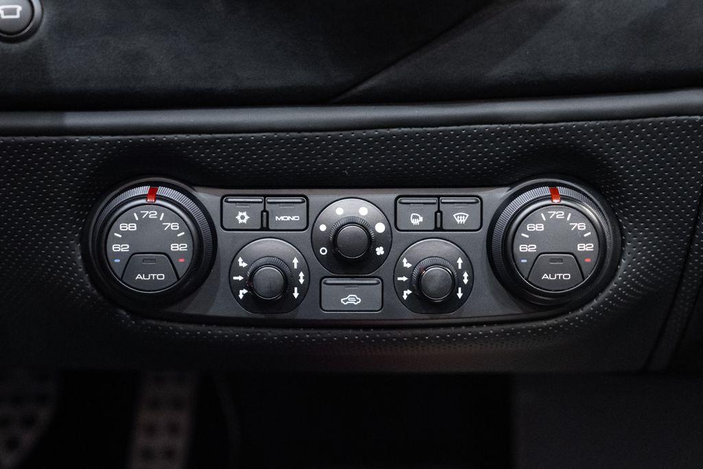 http://www.koenigseggchicago.com/galleria_images/137/137_p33_l.jpg