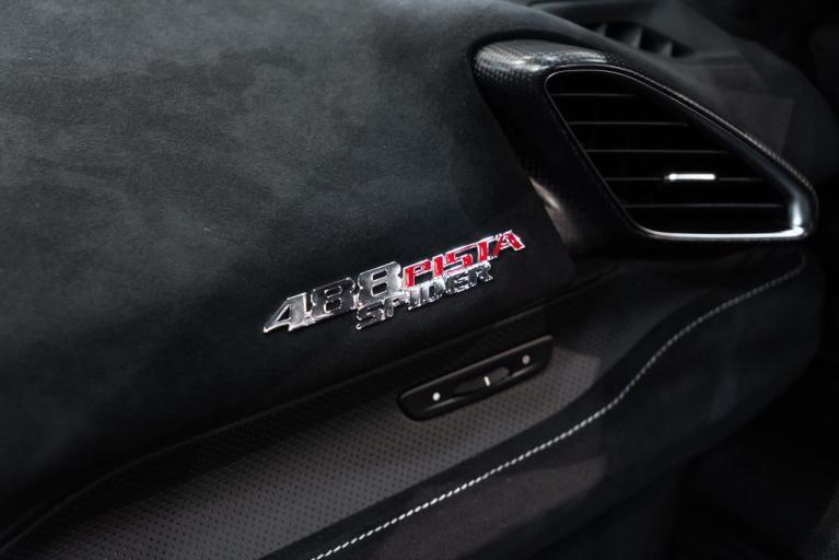 http://www.koenigseggchicago.com/galleria_images/137/137_p37_f.jpg