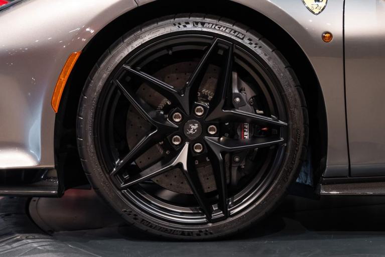http://www.koenigseggchicago.com/galleria_images/137/137_p44_f.jpg