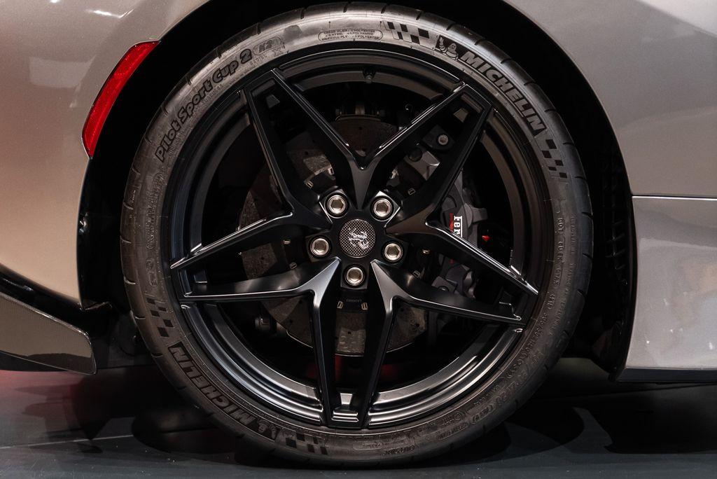 http://www.koenigseggchicago.com/galleria_images/137/137_p46_l.jpg