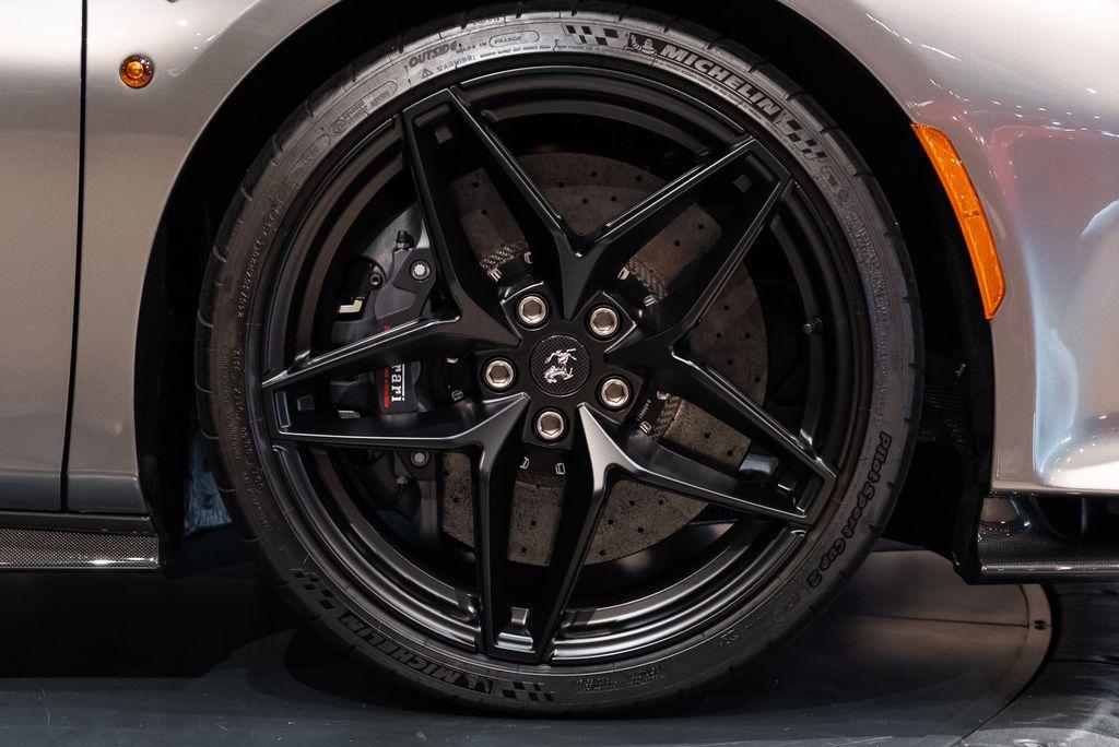 http://www.koenigseggchicago.com/galleria_images/137/137_p47_l.jpg