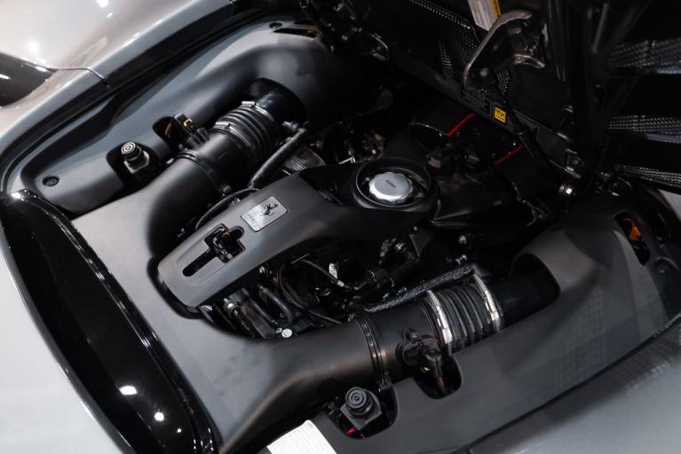 http://www.koenigseggchicago.com/galleria_images/137/137_p48_f.jpg