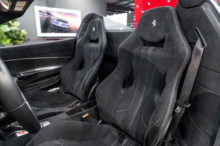 http://www.koenigseggchicago.com/galleria_images/137/137_p4_f.jpg