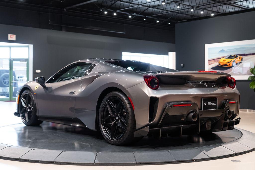 http://www.koenigseggchicago.com/galleria_images/137/137_p51_l.jpg