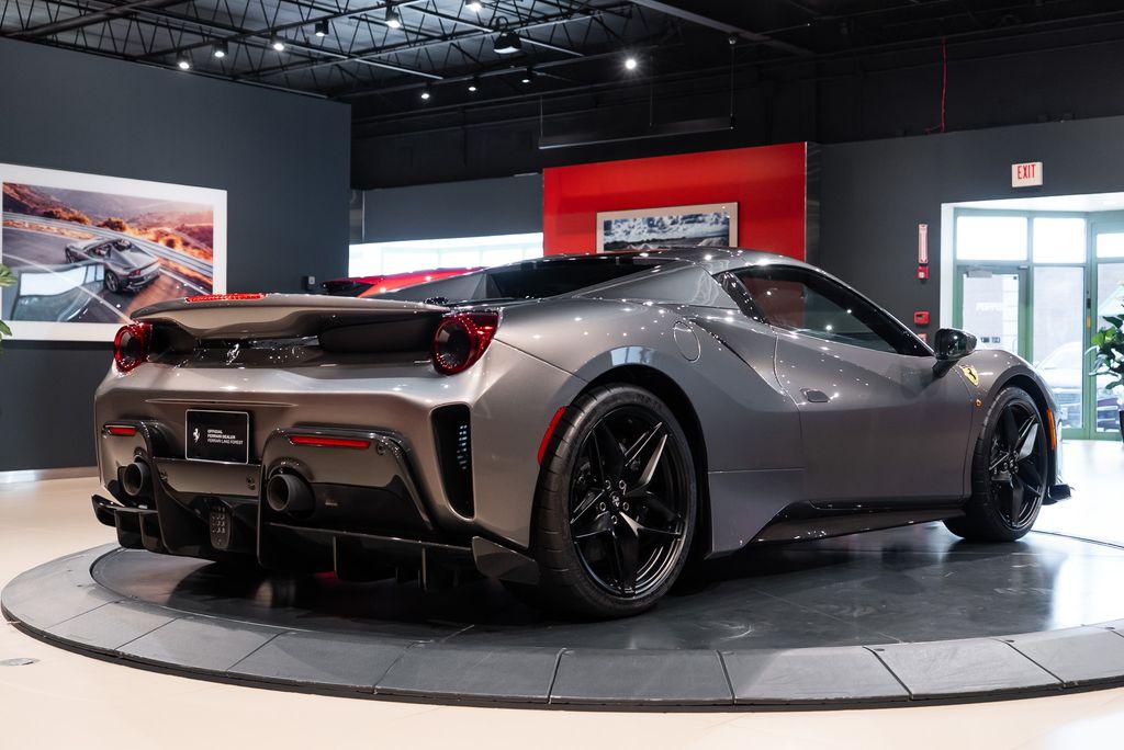 http://www.koenigseggchicago.com/galleria_images/137/137_p52_l.jpg