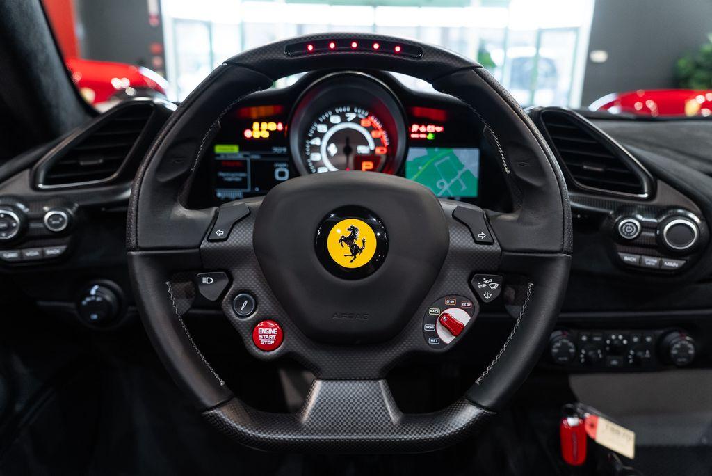 http://www.koenigseggchicago.com/galleria_images/137/137_p5_l.jpg
