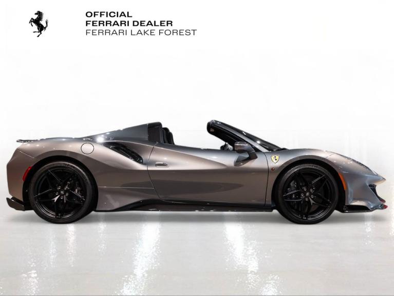 http://www.koenigseggchicago.com/galleria_images/137/137_p9_f.jpg