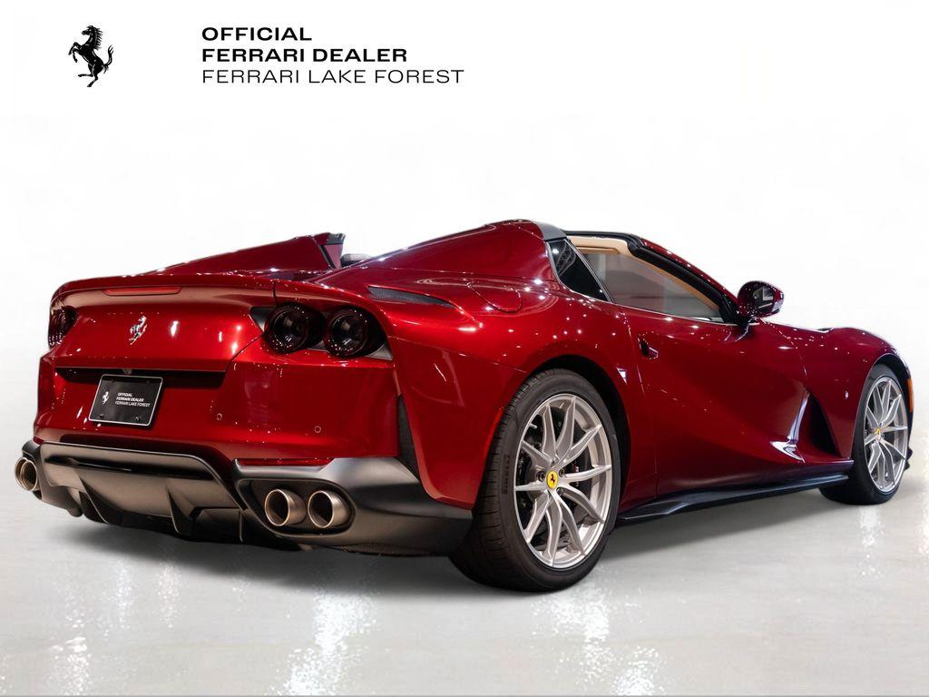 http://www.koenigseggchicago.com/galleria_images/138/138_p10_l.jpg