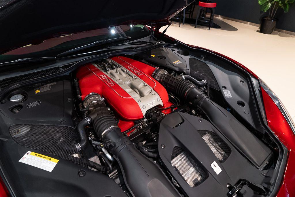http://www.koenigseggchicago.com/galleria_images/138/138_p15_l.jpg
