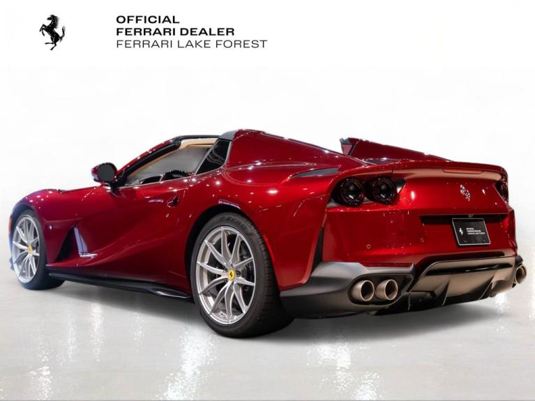 http://www.koenigseggchicago.com/galleria_images/138/138_p2_f.jpg