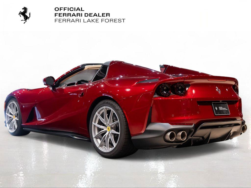 http://www.koenigseggchicago.com/galleria_images/138/138_p2_l.jpg
