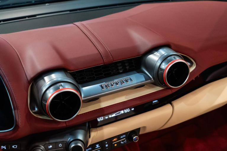 http://www.koenigseggchicago.com/galleria_images/138/138_p33_f.jpg
