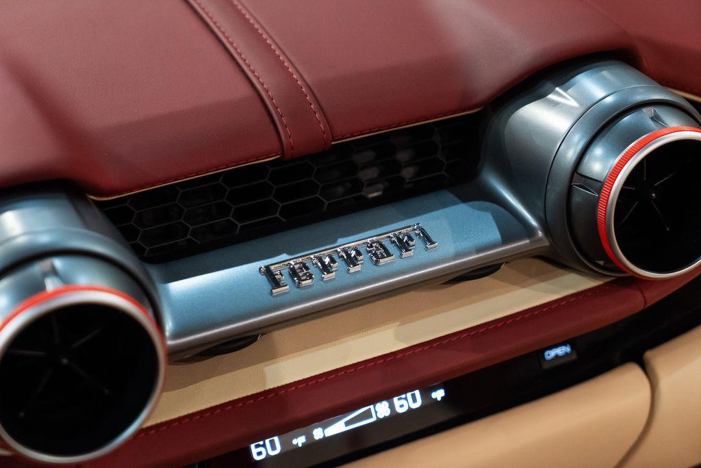 http://www.koenigseggchicago.com/galleria_images/138/138_p34_l.jpg
