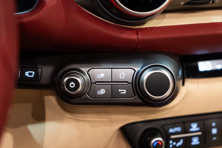 http://www.koenigseggchicago.com/galleria_images/138/138_p36_f.jpg
