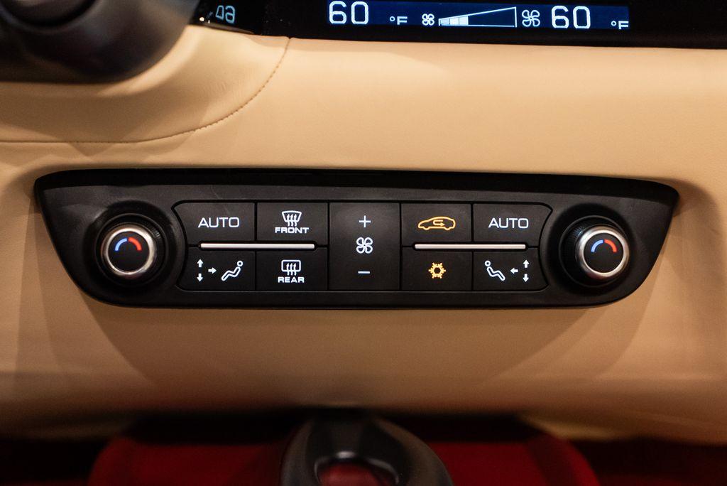 http://www.koenigseggchicago.com/galleria_images/138/138_p38_l.jpg