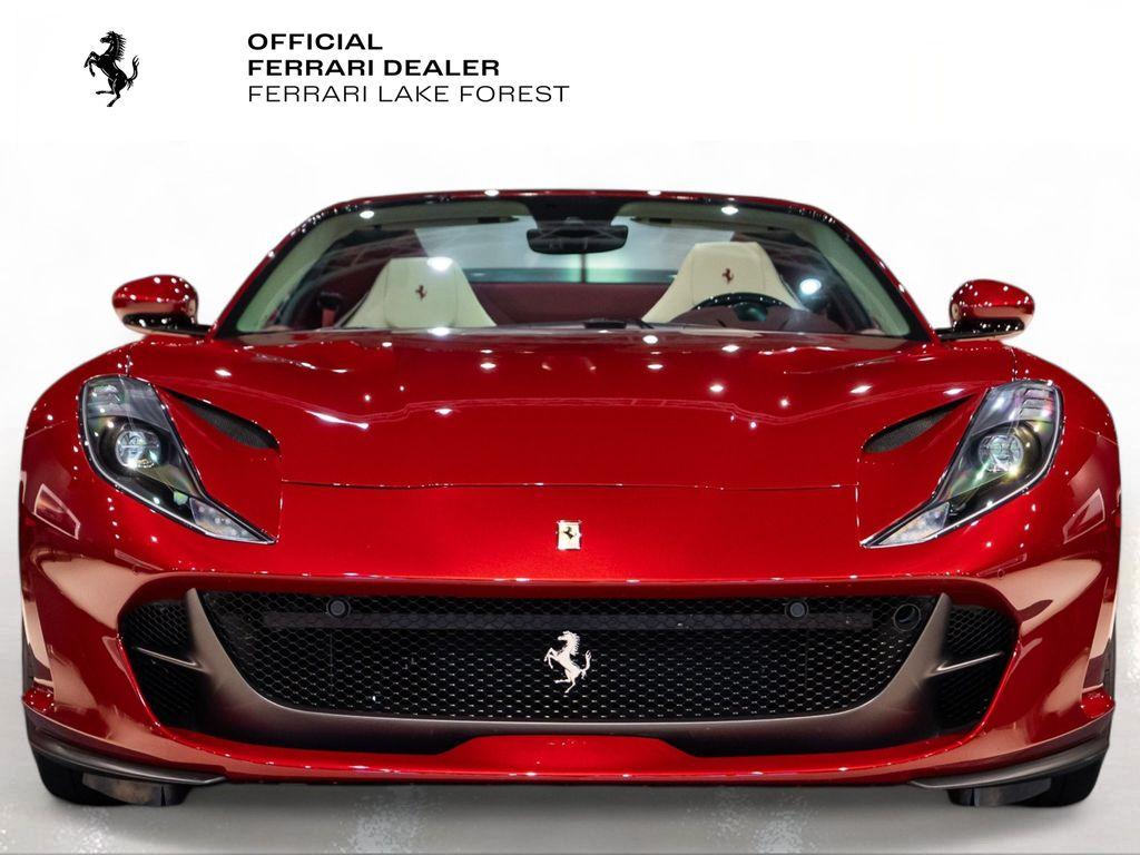 http://www.koenigseggchicago.com/galleria_images/138/138_p7_l.jpg