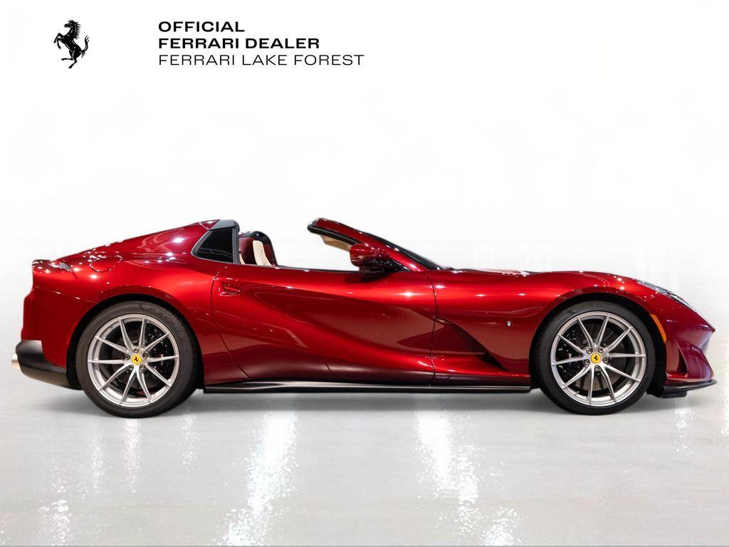 http://www.koenigseggchicago.com/galleria_images/138/138_p9_l.jpg