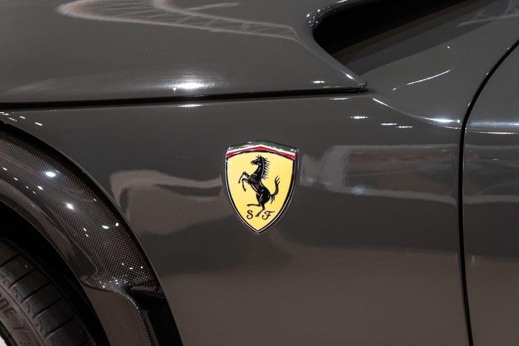 http://www.koenigseggchicago.com/galleria_images/139/139_p12_l.jpg