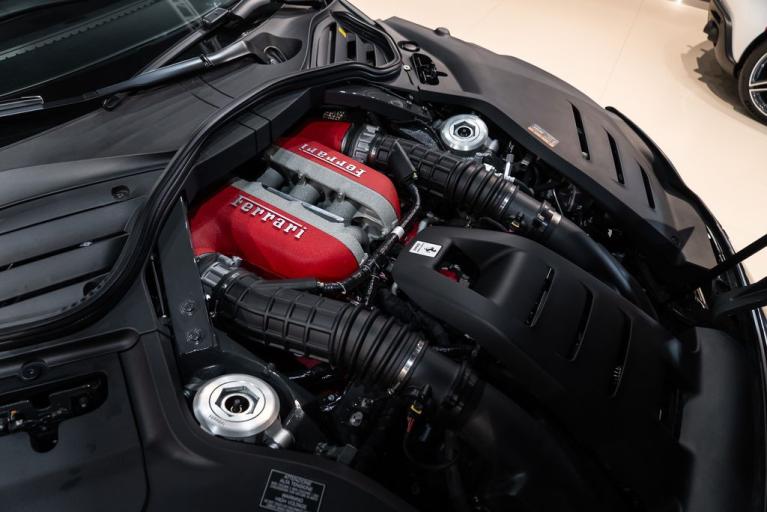 http://www.koenigseggchicago.com/galleria_images/139/139_p21_f.jpg