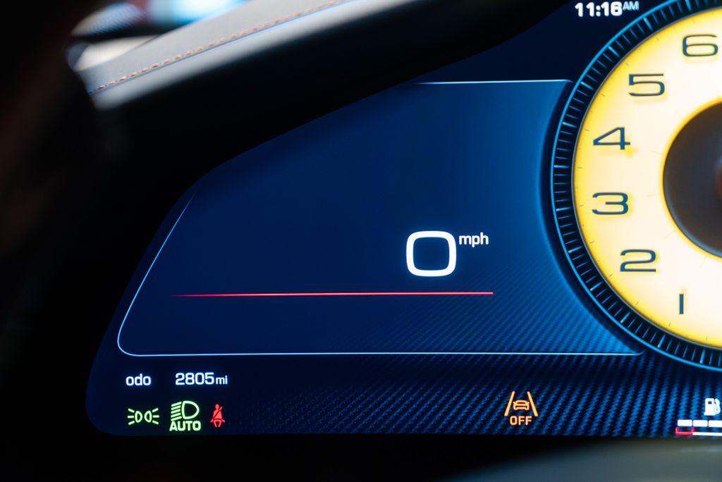 http://www.koenigseggchicago.com/galleria_images/139/139_p27_l.jpg