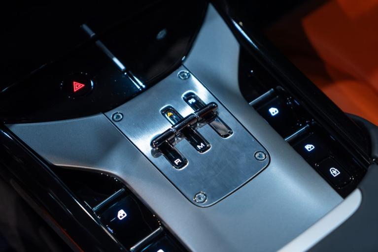 http://www.koenigseggchicago.com/galleria_images/139/139_p31_f.jpg