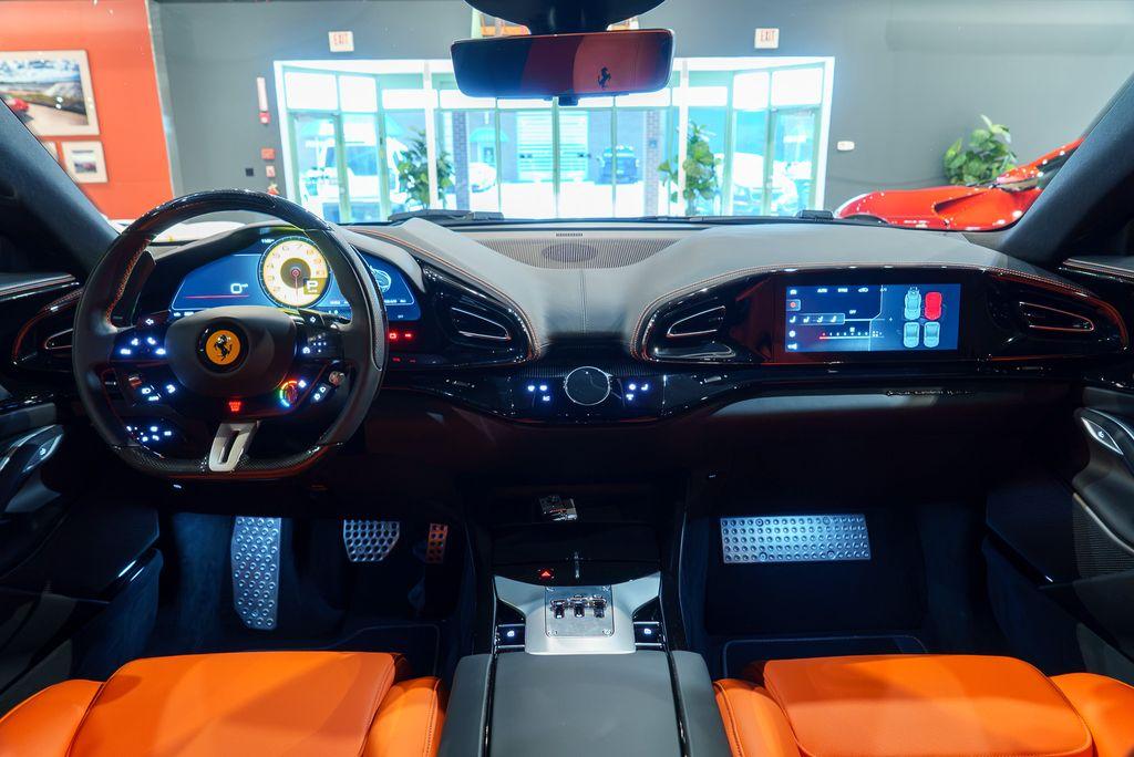 http://www.koenigseggchicago.com/galleria_images/139/139_p41_l.jpg