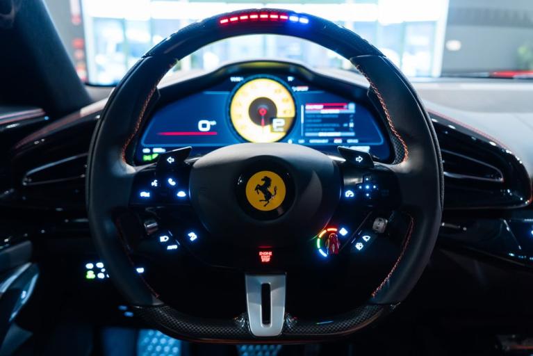 http://www.koenigseggchicago.com/galleria_images/139/139_p5_f.jpg