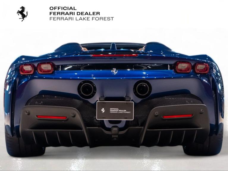 http://www.koenigseggchicago.com/galleria_images/140/140_p11_f.jpg
