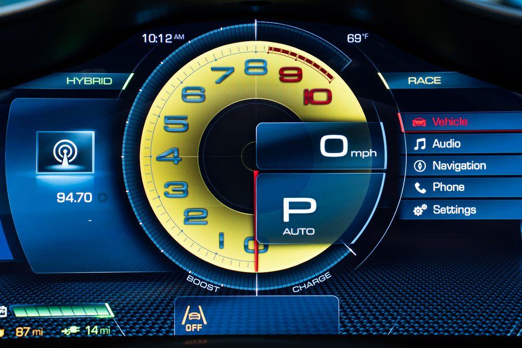 http://www.koenigseggchicago.com/galleria_images/140/140_p24_l.jpg