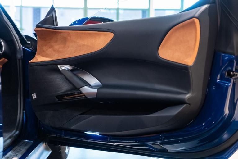 http://www.koenigseggchicago.com/galleria_images/140/140_p36_f.jpg