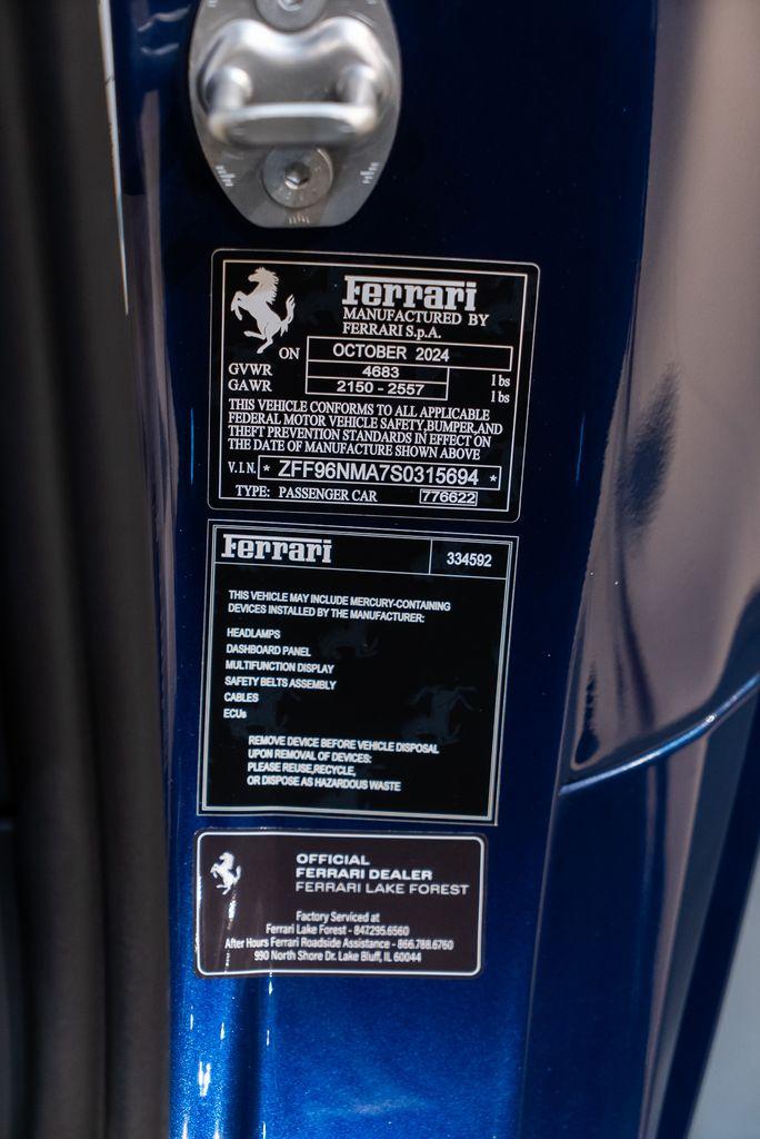 http://www.koenigseggchicago.com/galleria_images/140/140_p37_f.jpg