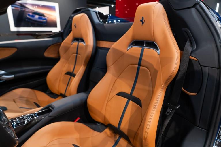 http://www.koenigseggchicago.com/galleria_images/140/140_p4_f.jpg