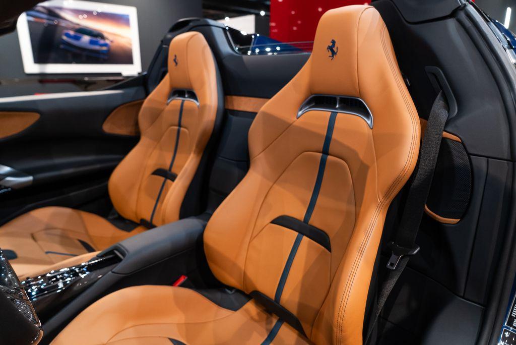 http://www.koenigseggchicago.com/galleria_images/140/140_p4_l.jpg