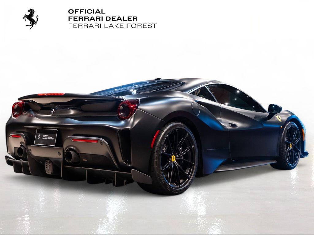http://www.koenigseggchicago.com/galleria_images/141/141_p10_l.jpg