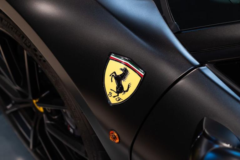 http://www.koenigseggchicago.com/galleria_images/141/141_p12_f.jpg