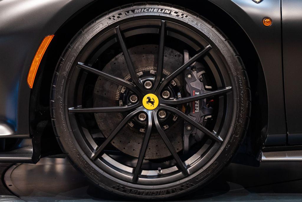 http://www.koenigseggchicago.com/galleria_images/141/141_p13_l.jpg