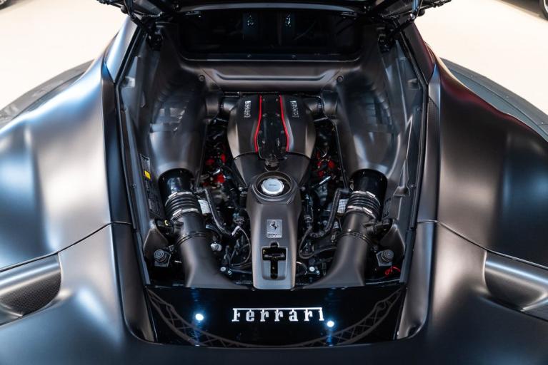 http://www.koenigseggchicago.com/galleria_images/141/141_p19_f.jpg