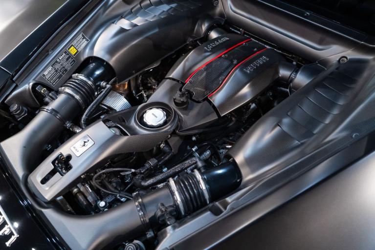 http://www.koenigseggchicago.com/galleria_images/141/141_p22_f.jpg