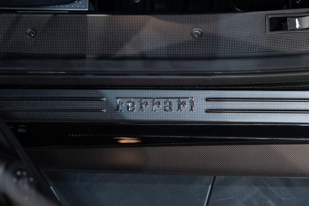 http://www.koenigseggchicago.com/galleria_images/141/141_p30_l.jpg