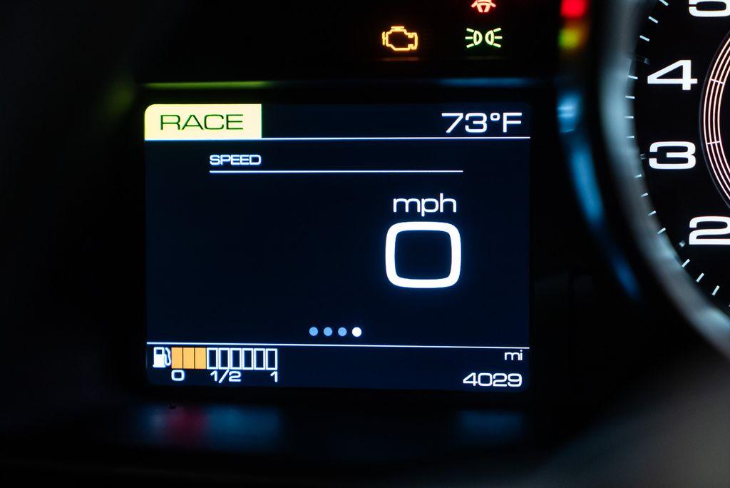http://www.koenigseggchicago.com/galleria_images/141/141_p35_l.jpg