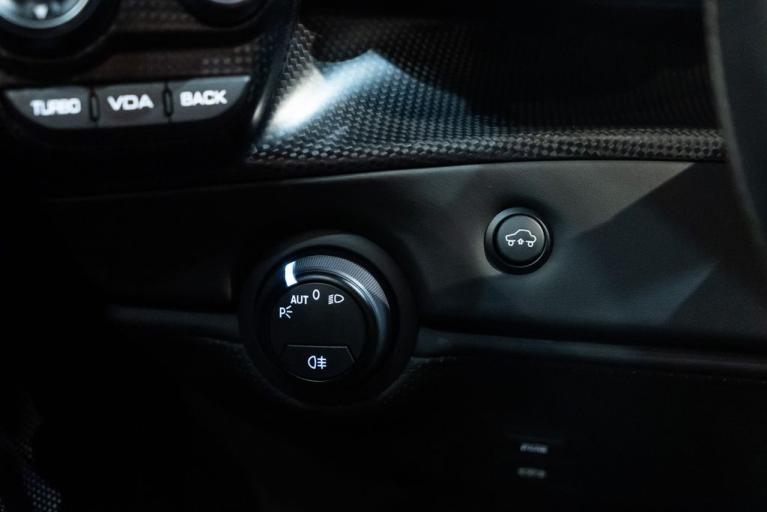 http://www.koenigseggchicago.com/galleria_images/141/141_p38_f.jpg