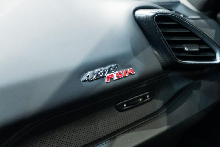 http://www.koenigseggchicago.com/galleria_images/141/141_p45_f.jpg